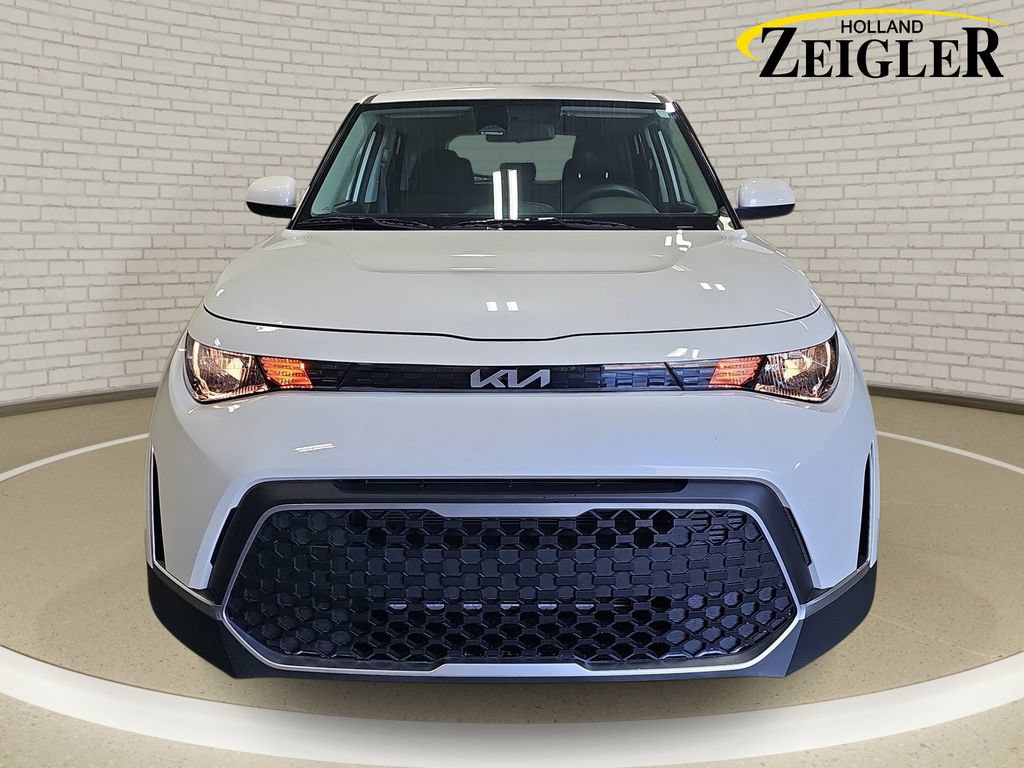 Certified 2025 Kia Soul LX w/ LX Technology Package FWD video 2