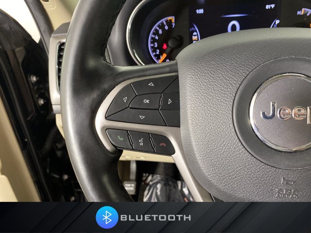 Used 2019 Jeep Grand Cherokee Laredo AWD/4WD image 22