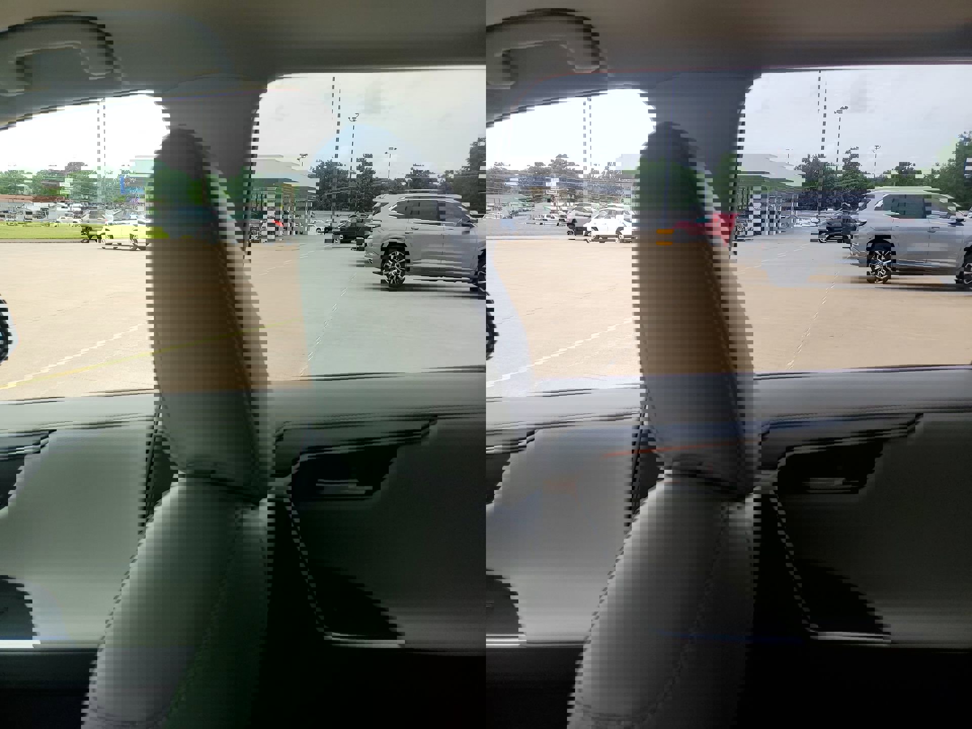 Used 2020 Toyota RAV4 Limited image 12