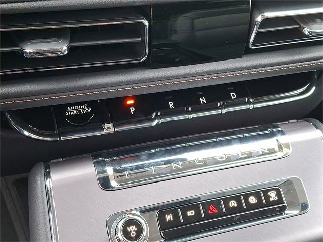 New 2026 Lincoln Aviator AWD w/ Jet Appearance Package image 7