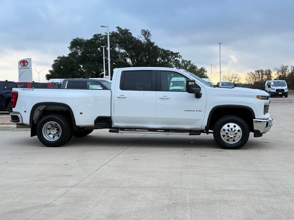 Used 2025 Chevrolet Silverado 3500 LT w/ Safety Package AWD/4WD image 4