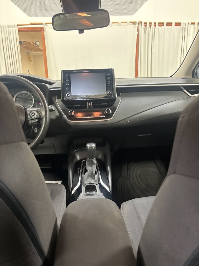 Used 2020 Toyota Corolla LE FWD image 18