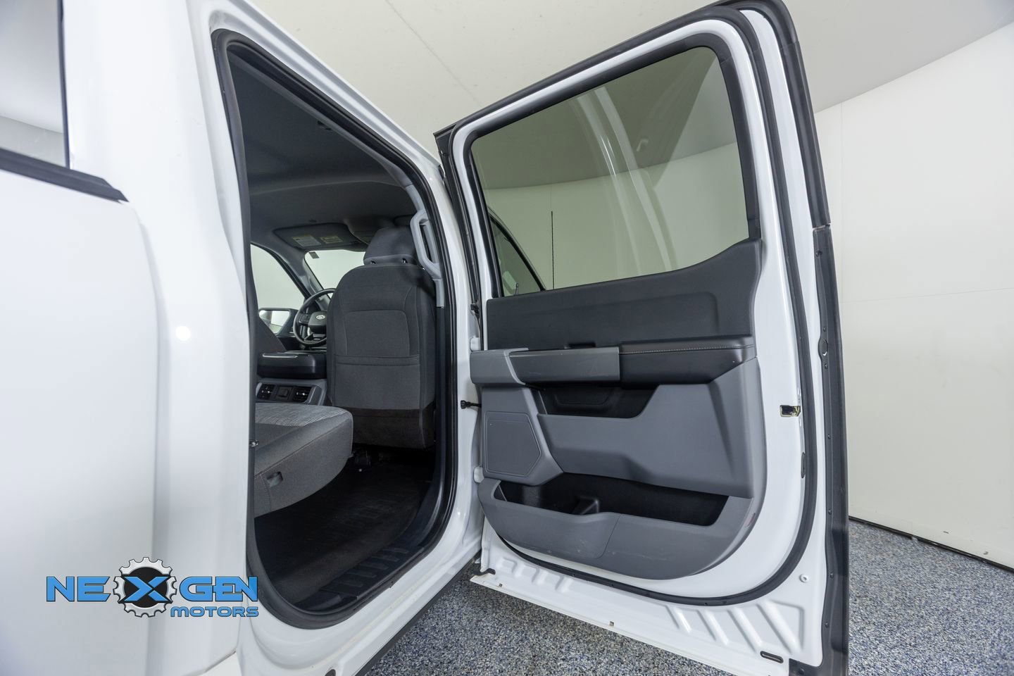 Used 2021 Ford F150 XLT w/ Trailer Tow Package AWD/4WD image 32