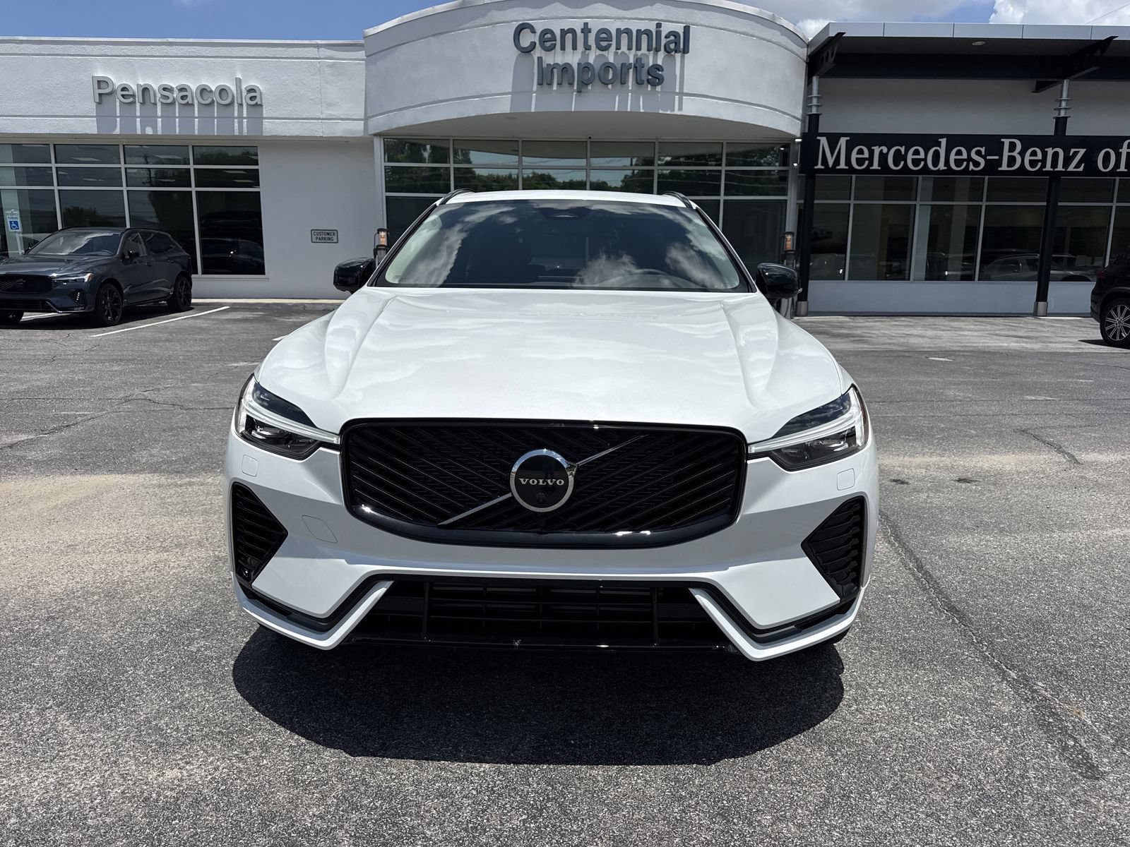 New 2026 Volvo XC60 T8 Plus w/ Protection Package Premier AWD/4WD image 8