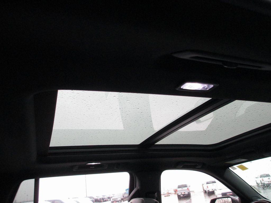 Used 2025 GMC Yukon AT4 Ultimate image 18