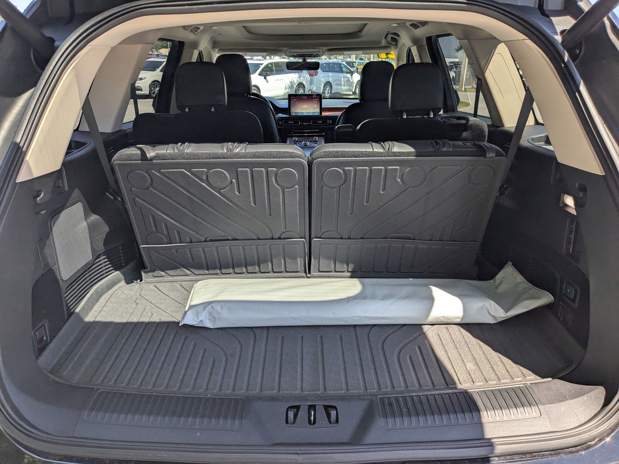 Used 2021 Lincoln Aviator Reserve w/ Equipment Group 201A AWD/4WD image 12