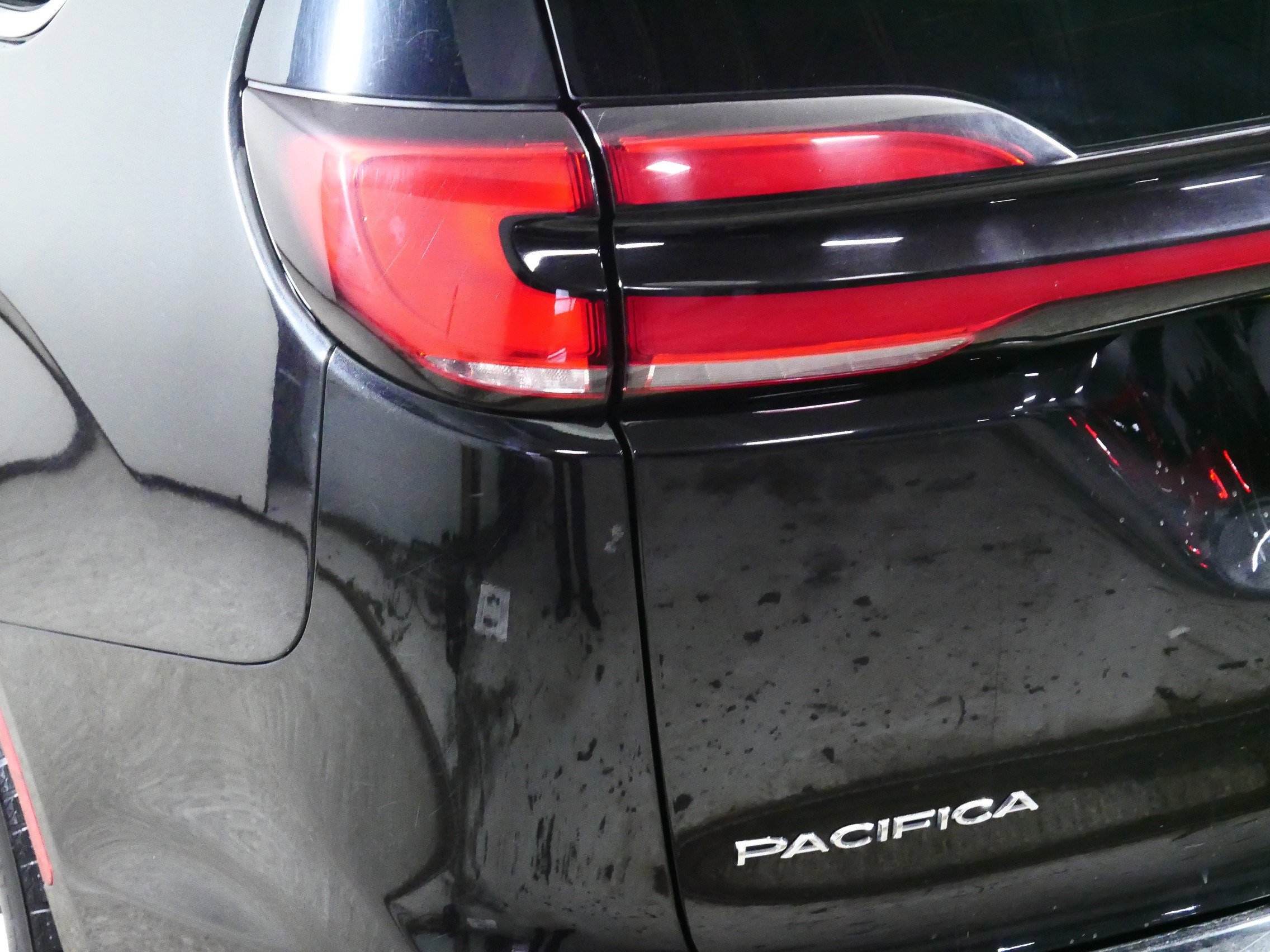 Used 2022 Chrysler Pacifica Touring-L image 17