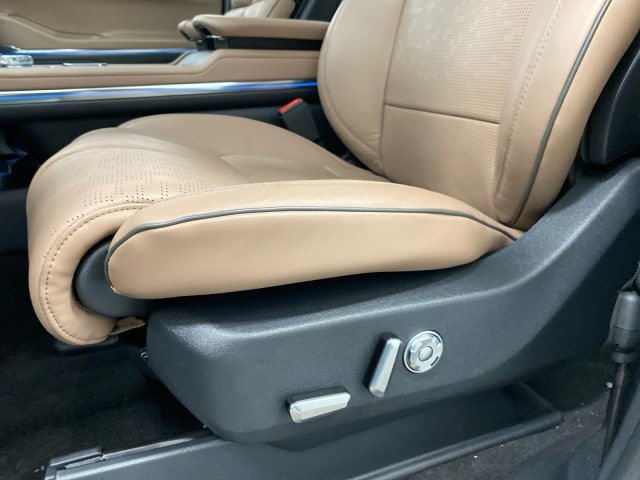 New 2026 Lincoln Navigator Black Label AWD/4WD image 21
