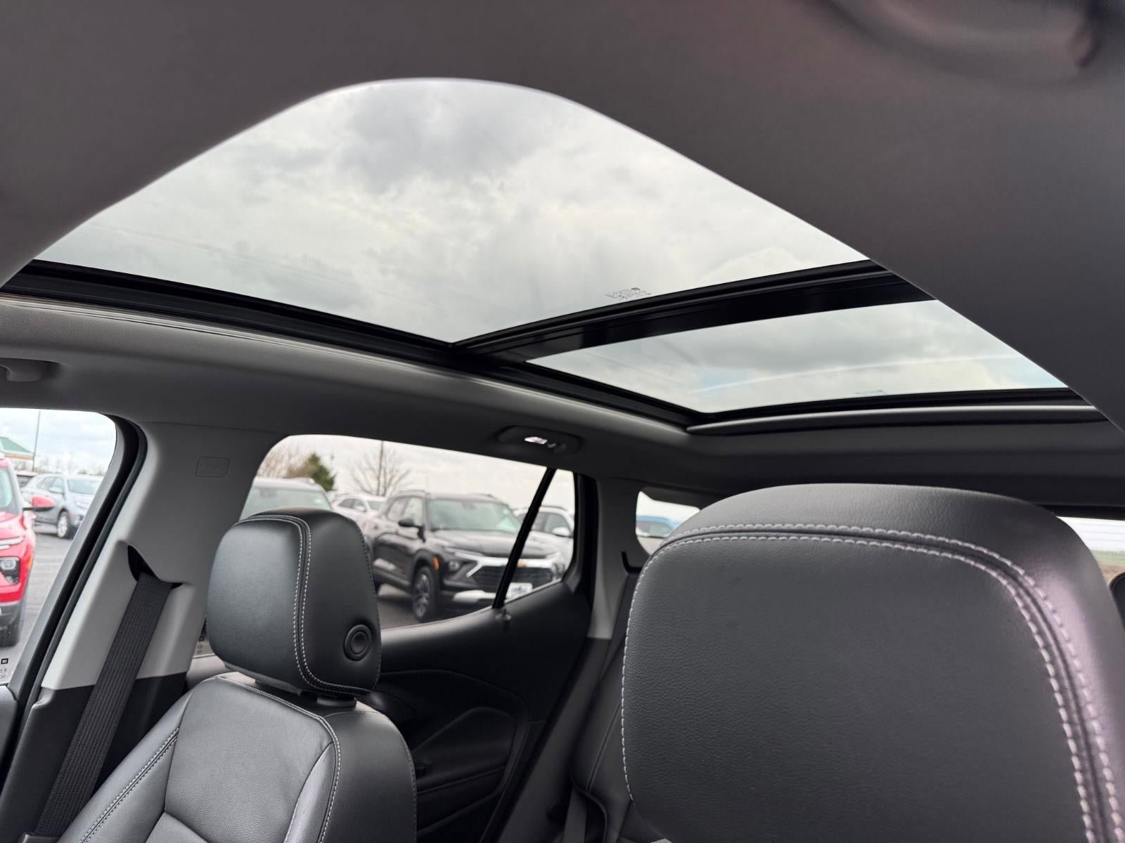 Certified 2023 GMC Terrain SLT w/ LPO, Floor Liner Package image 5