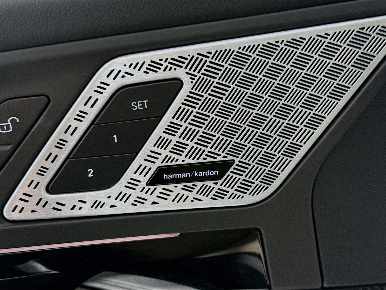 Used 2025 BMW X1 xDrive28i w/ Technology Package image 18