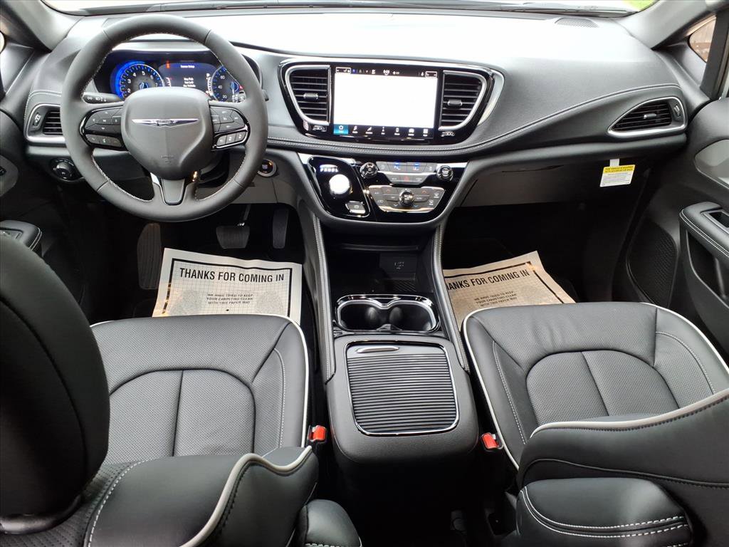 New 2026 Chrysler Pacifica Limited w/ S Appearance Package image 8