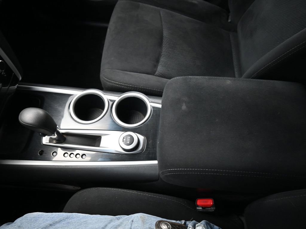 Used 2013 Nissan Pathfinder S image 17