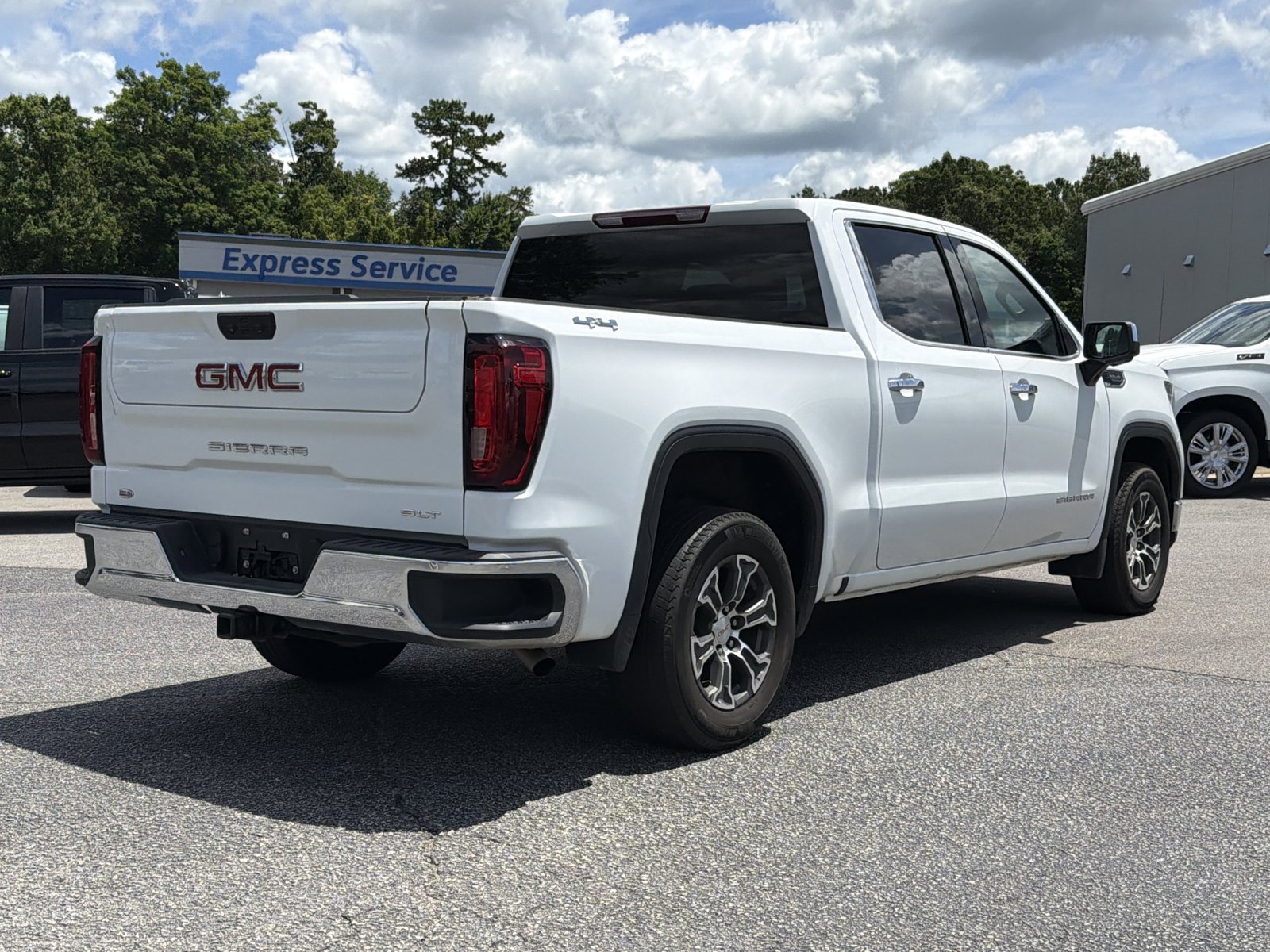 Used 2024 GMC Sierra 1500 SLT AWD/4WD image 11