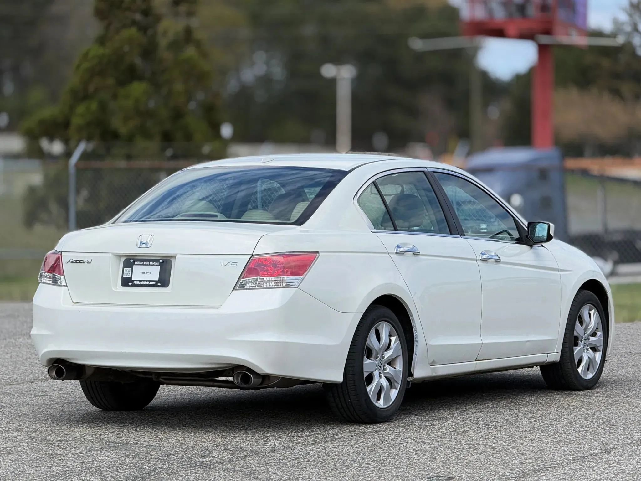 Used 2010 Honda Accord EX-L image 9