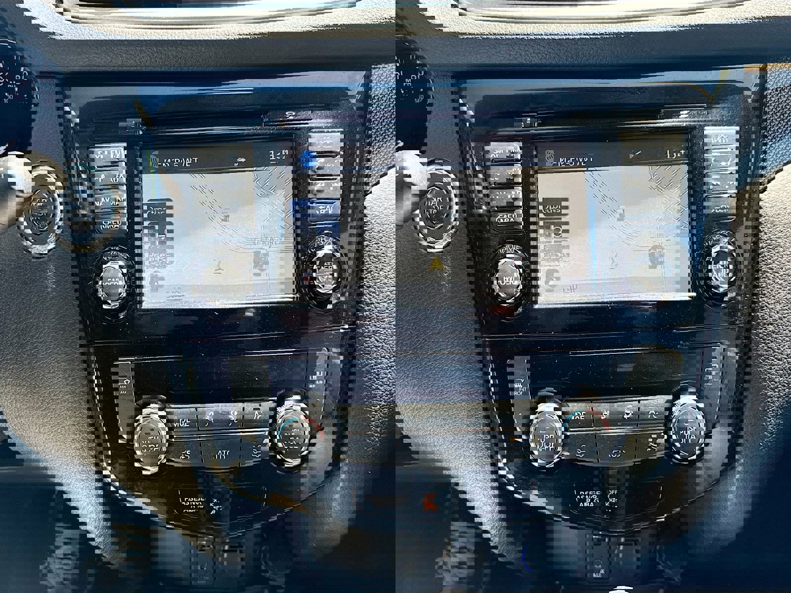 Used 2016 Nissan Rogue SL w/ SL Premium Package AWD/4WD image 17