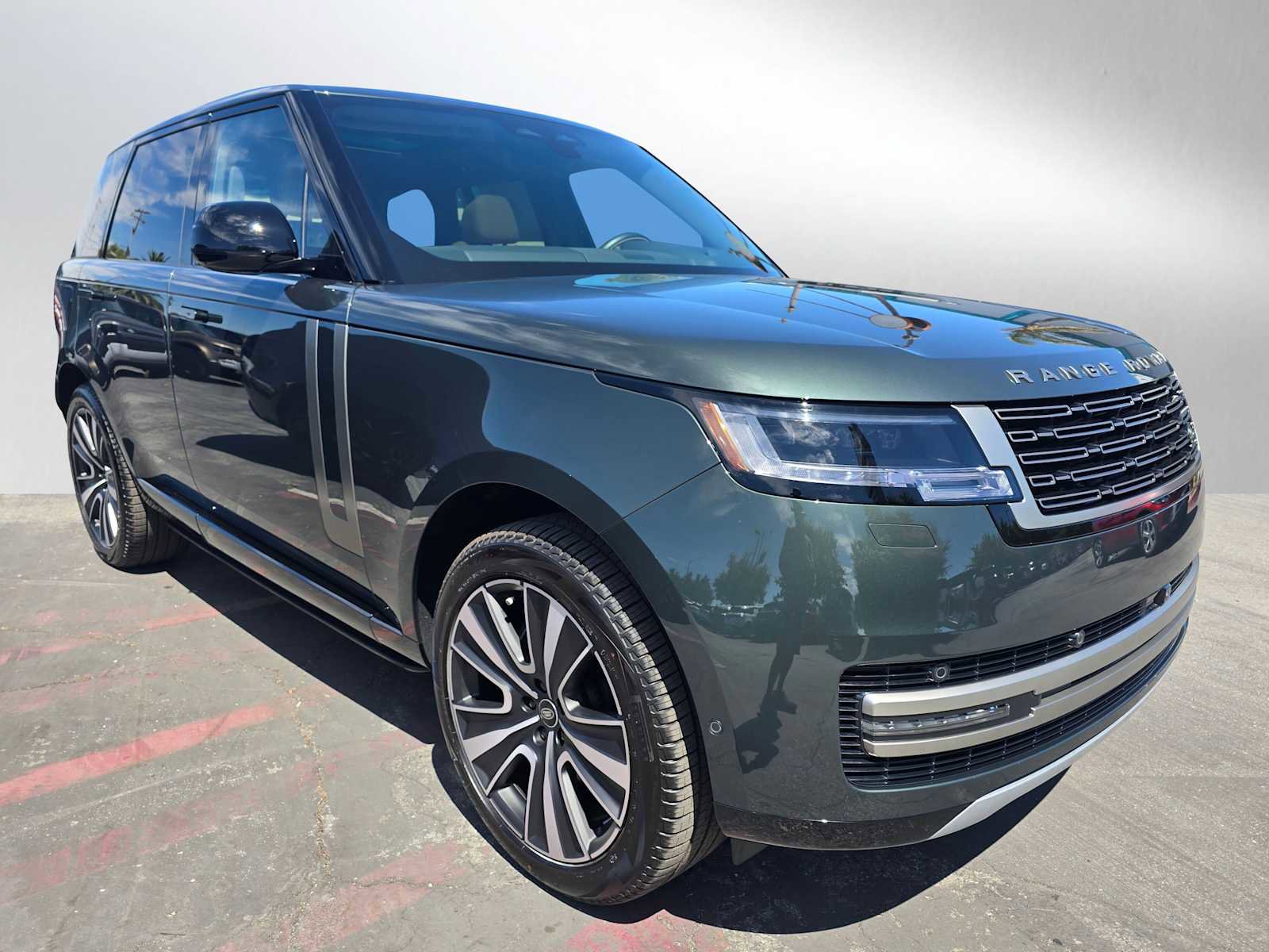 New 2025 Land Rover Range Rover SE image 7