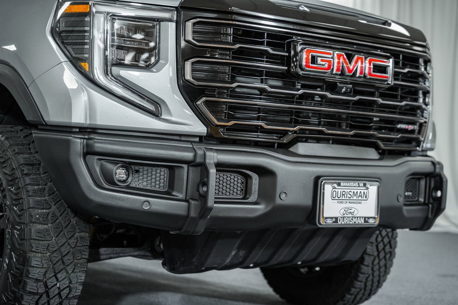 Used 2023 GMC Sierra 1500 AT4X image 11