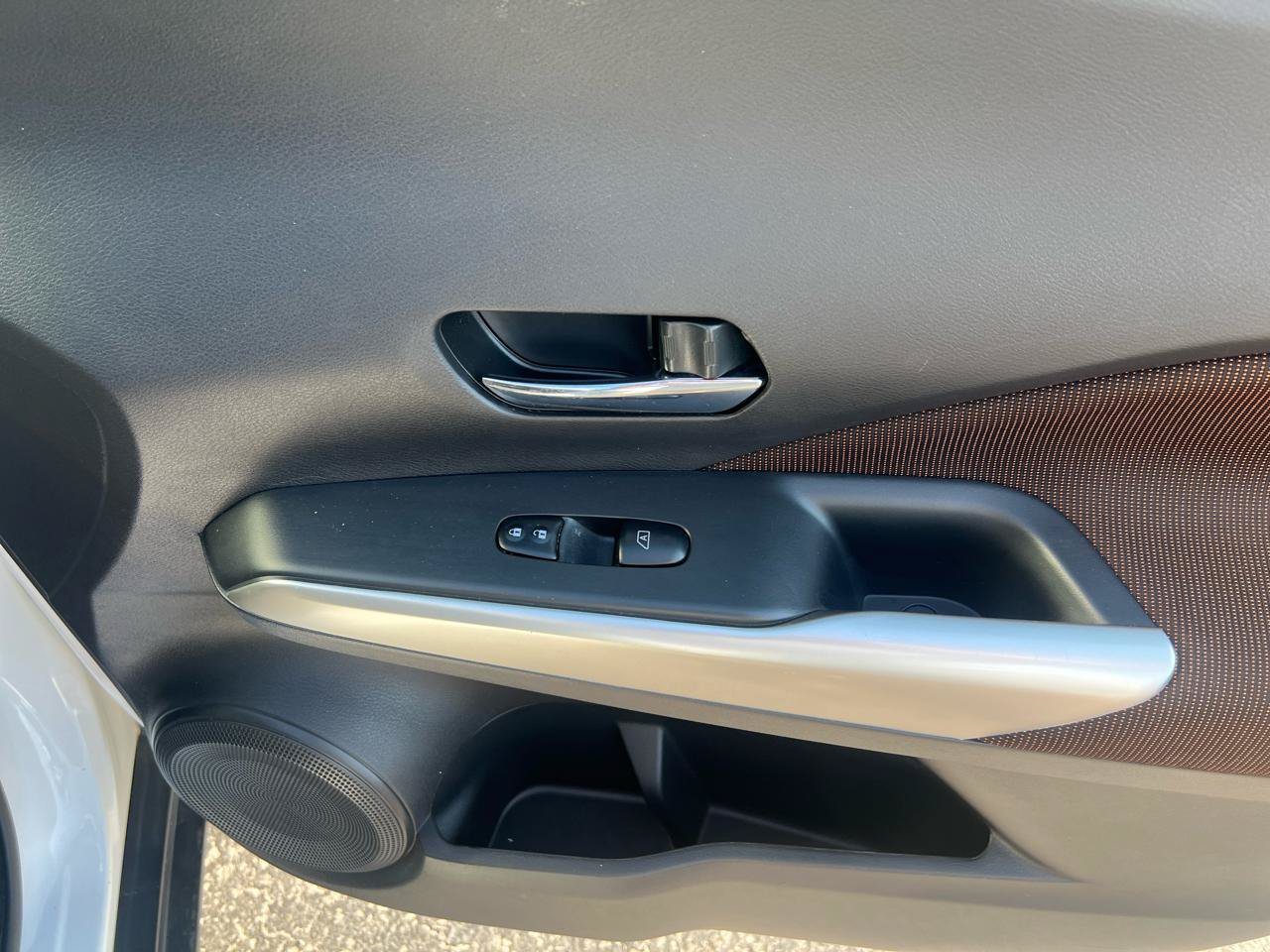 Used 2020 Nissan Kicks SR FWD image 10