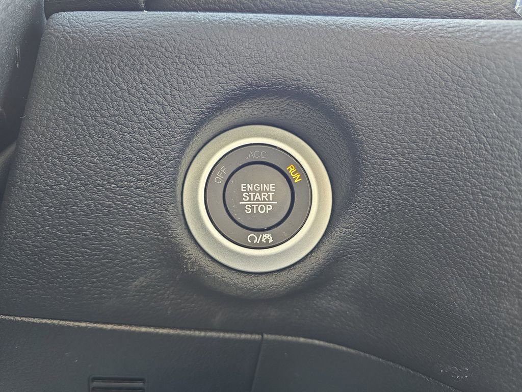 New 2026 Chrysler Pacifica Select w/ S Appearance Package image 23