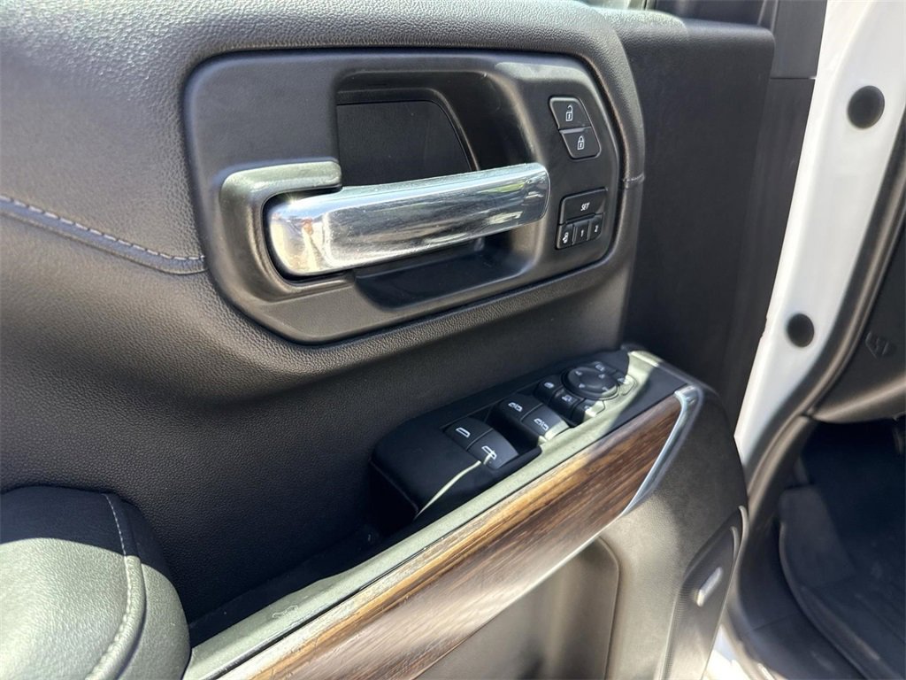 Used 2022 Chevrolet Silverado 3500 High Country image 23