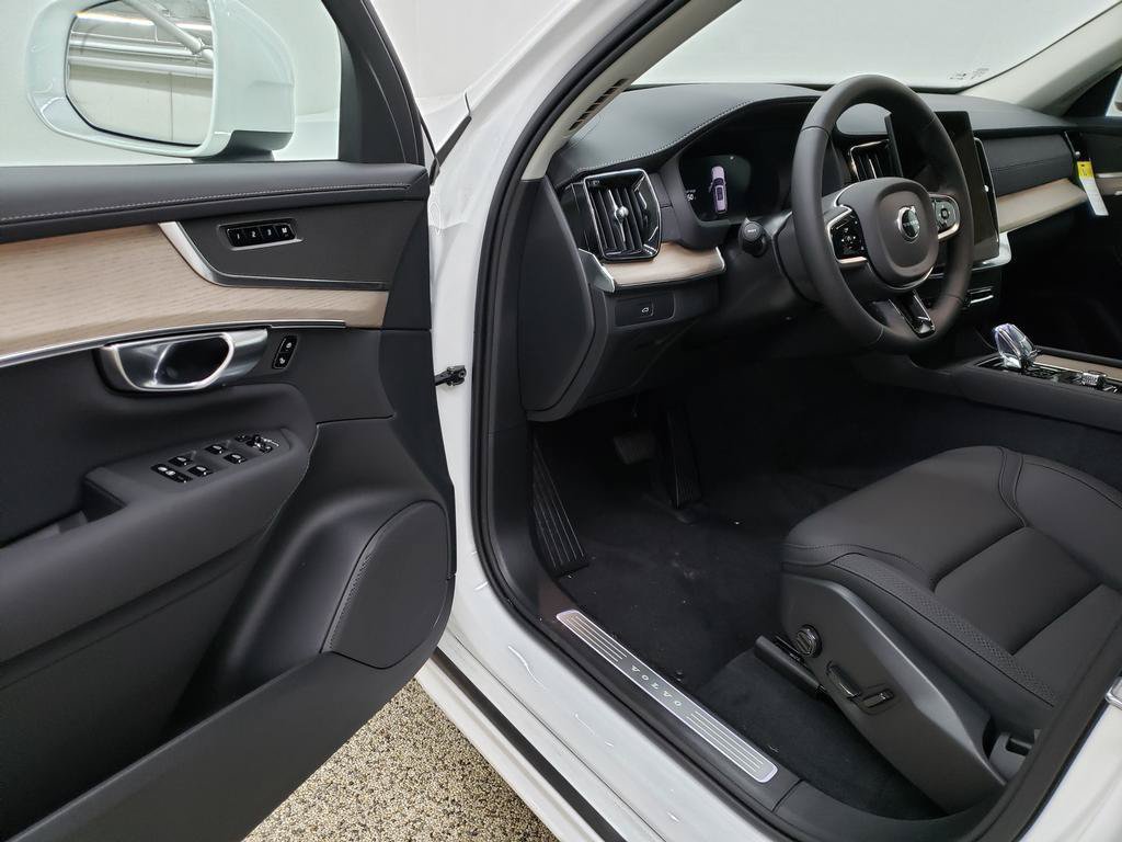 New 2026 Volvo XC90 B5 Core AWD/4WD image 6