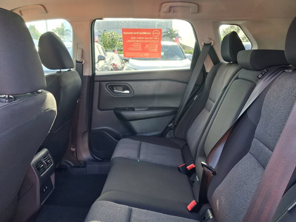 Used 2026 Nissan Rogue SV FWD image 15