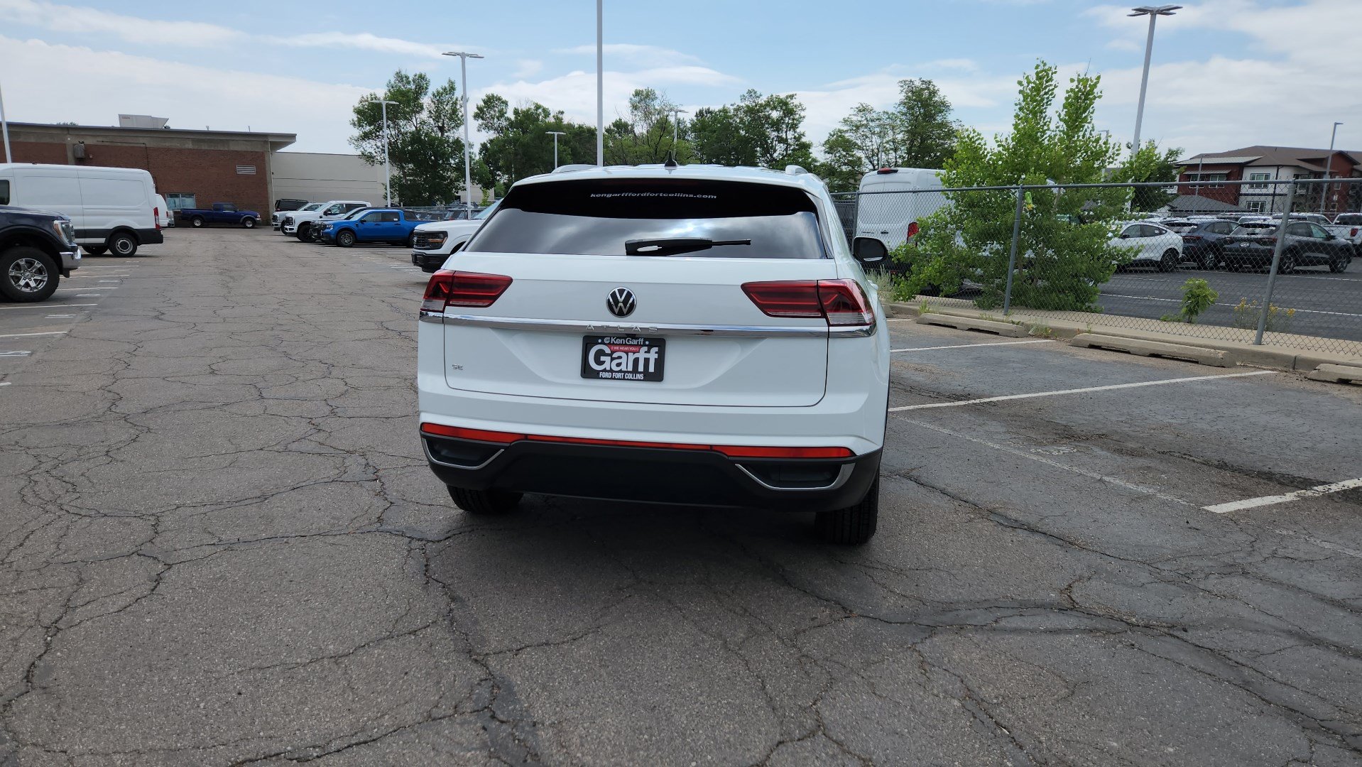 Used 2022 Volkswagen Atlas Cross Sport SE FWD image 9
