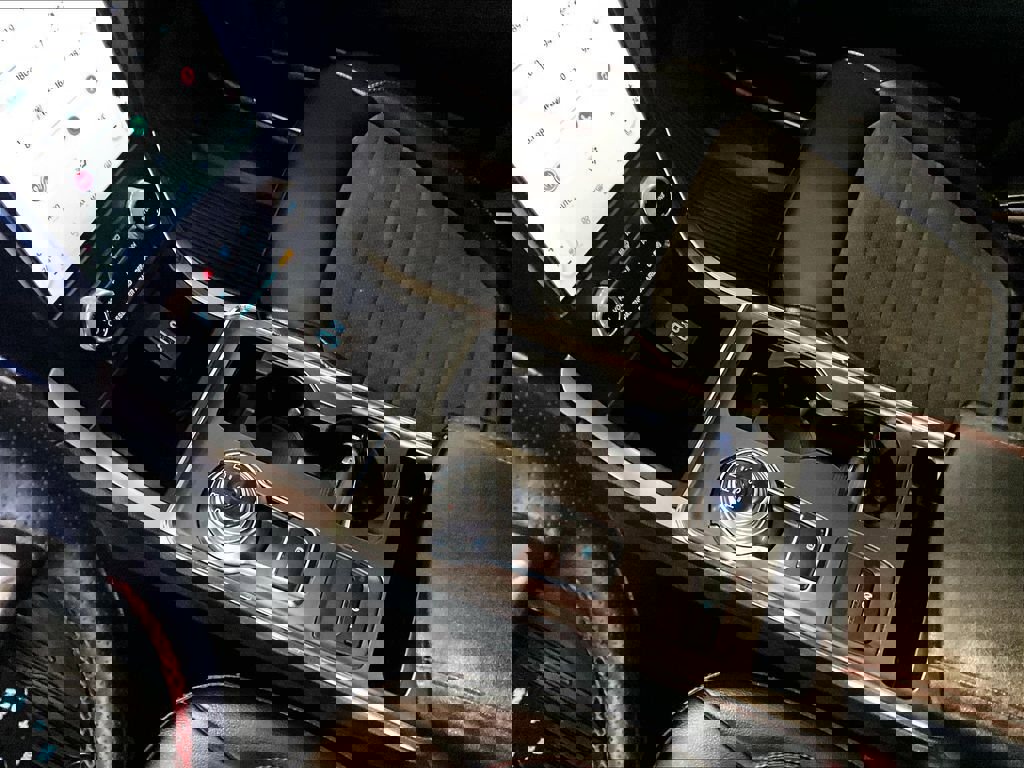 Used 2022 Ford Edge ST-Line w/ Class II Trailer Tow Package image 20