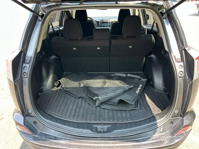 Used 2018 Toyota RAV4 LE w/ All Weather Liner Package AWD/4WD image 35