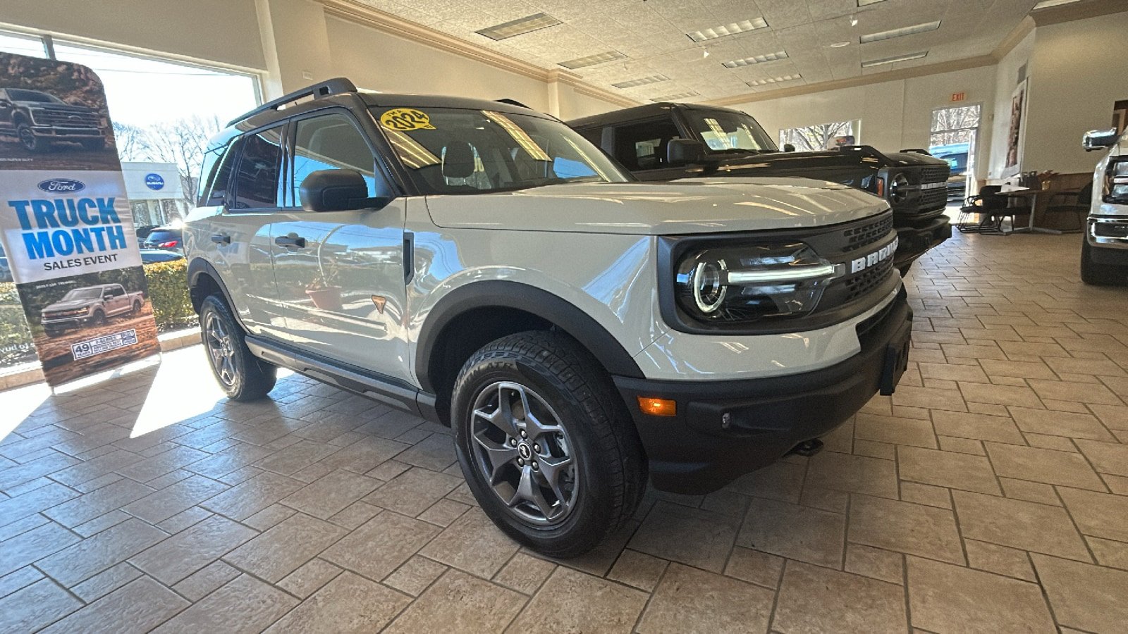 Used 2024 Ford Bronco Sport Badlands AWD/4WD image 1