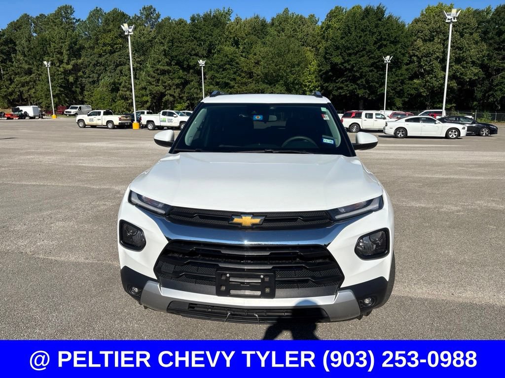 Used 2022 Chevrolet TrailBlazer LT FWD image 2