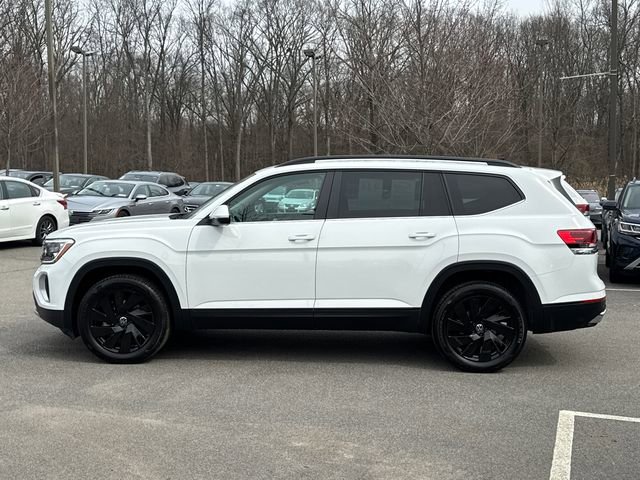 Certified 2025 Volkswagen Atlas SE w/ Black Wheel Package image 7