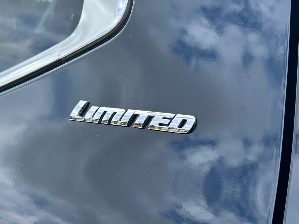 Used 2023 Toyota Tundra Limited w/ Power Package AWD/4WD image 15