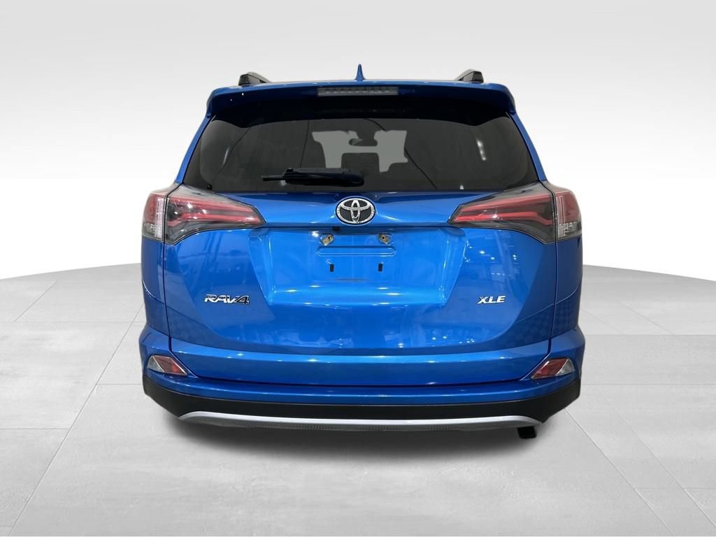 Used 2018 Toyota RAV4 XLE image 4