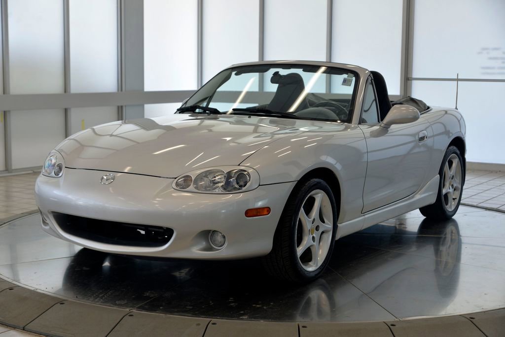 Used 2003 MAZDA MX-5 Miata RWD image 4