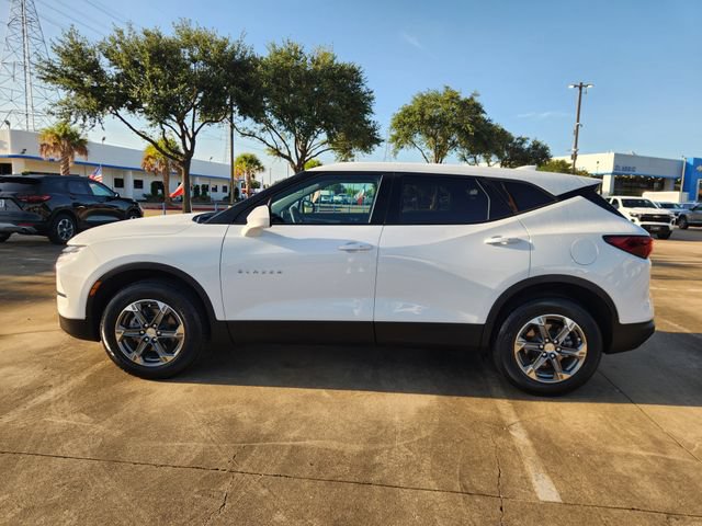 Used 2025 Chevrolet Blazer LT FWD image 4