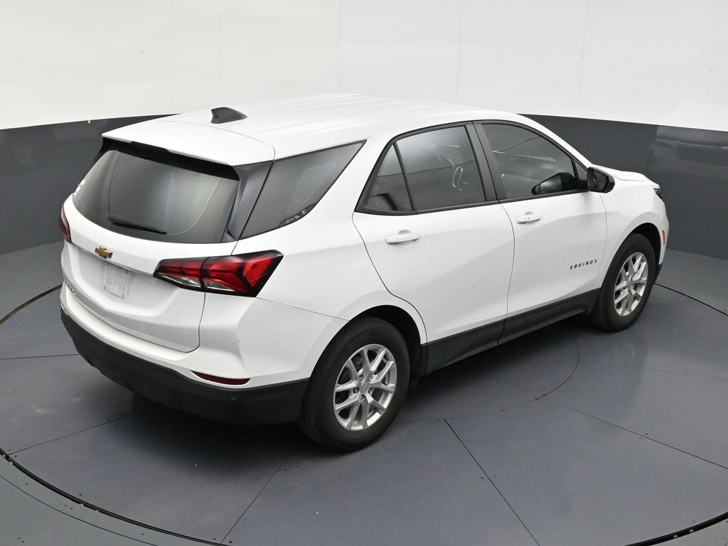 Used 2024 Chevrolet Equinox LS w/ Driver Confidence II Package FWD image 16