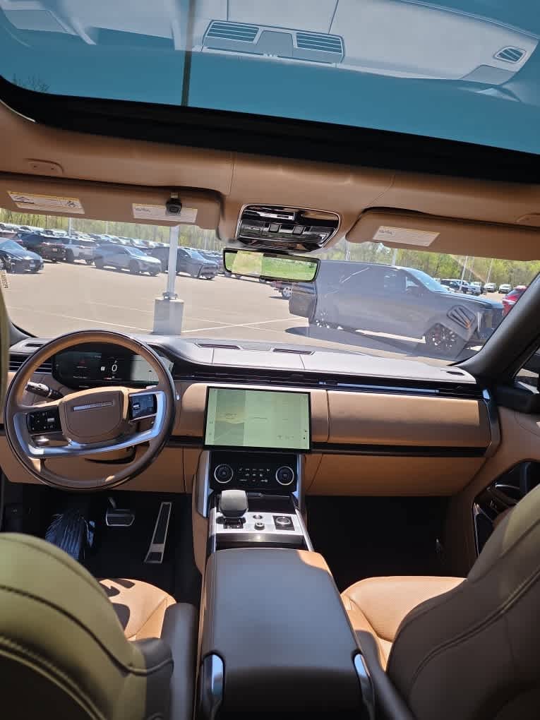 Used 2023 Land Rover Range Rover Autobiography AWD/4WD image 7