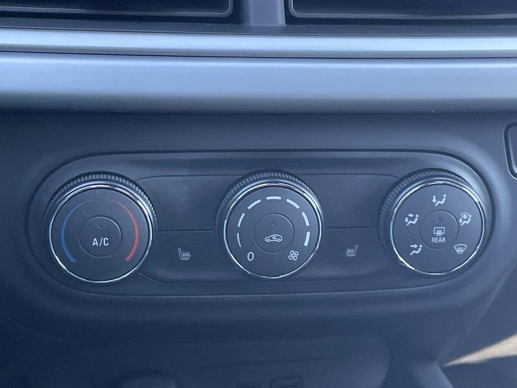 Certified 2025 Chevrolet Trax RS w/ Sunroof Package image 20