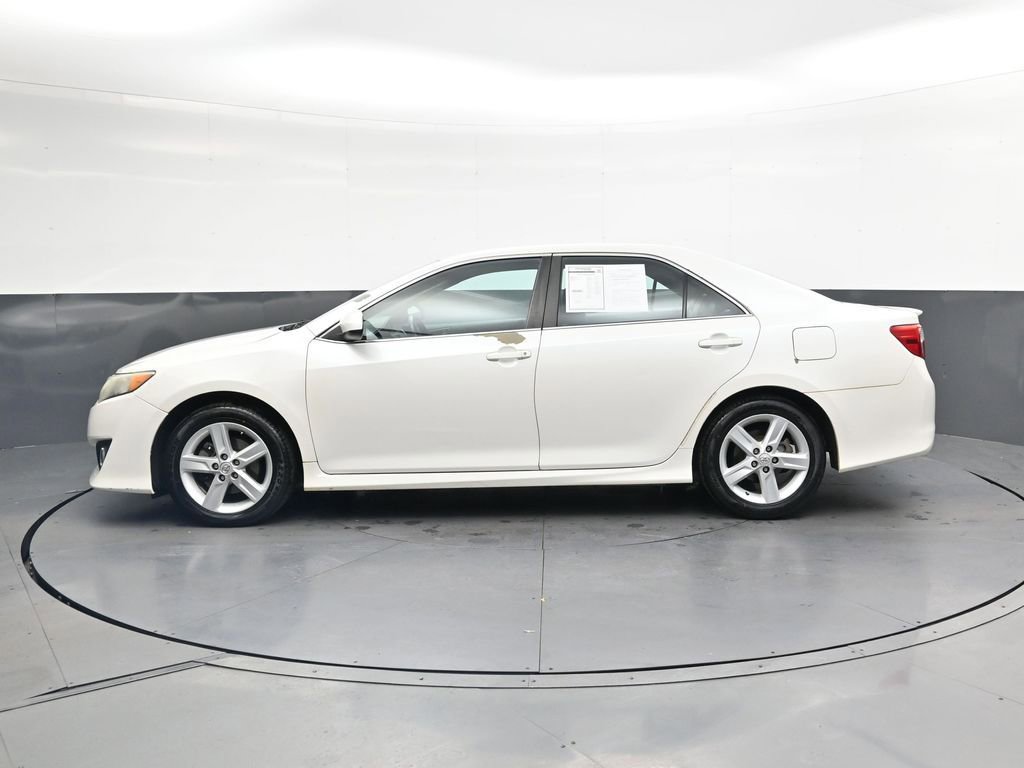 Used 2014 Toyota Camry SE FWD image 7