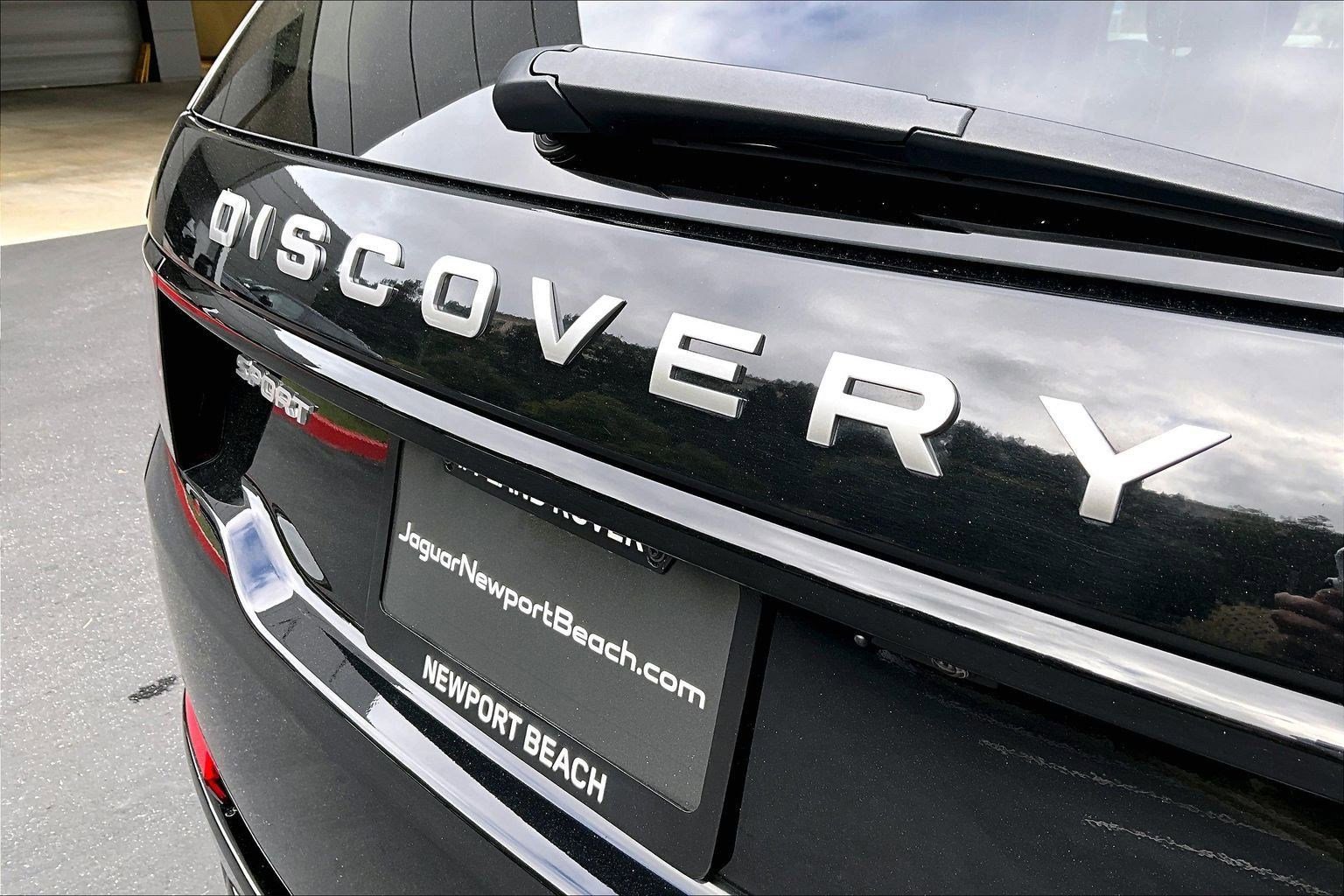 Used 2024 Land Rover Discovery Sport S image 24