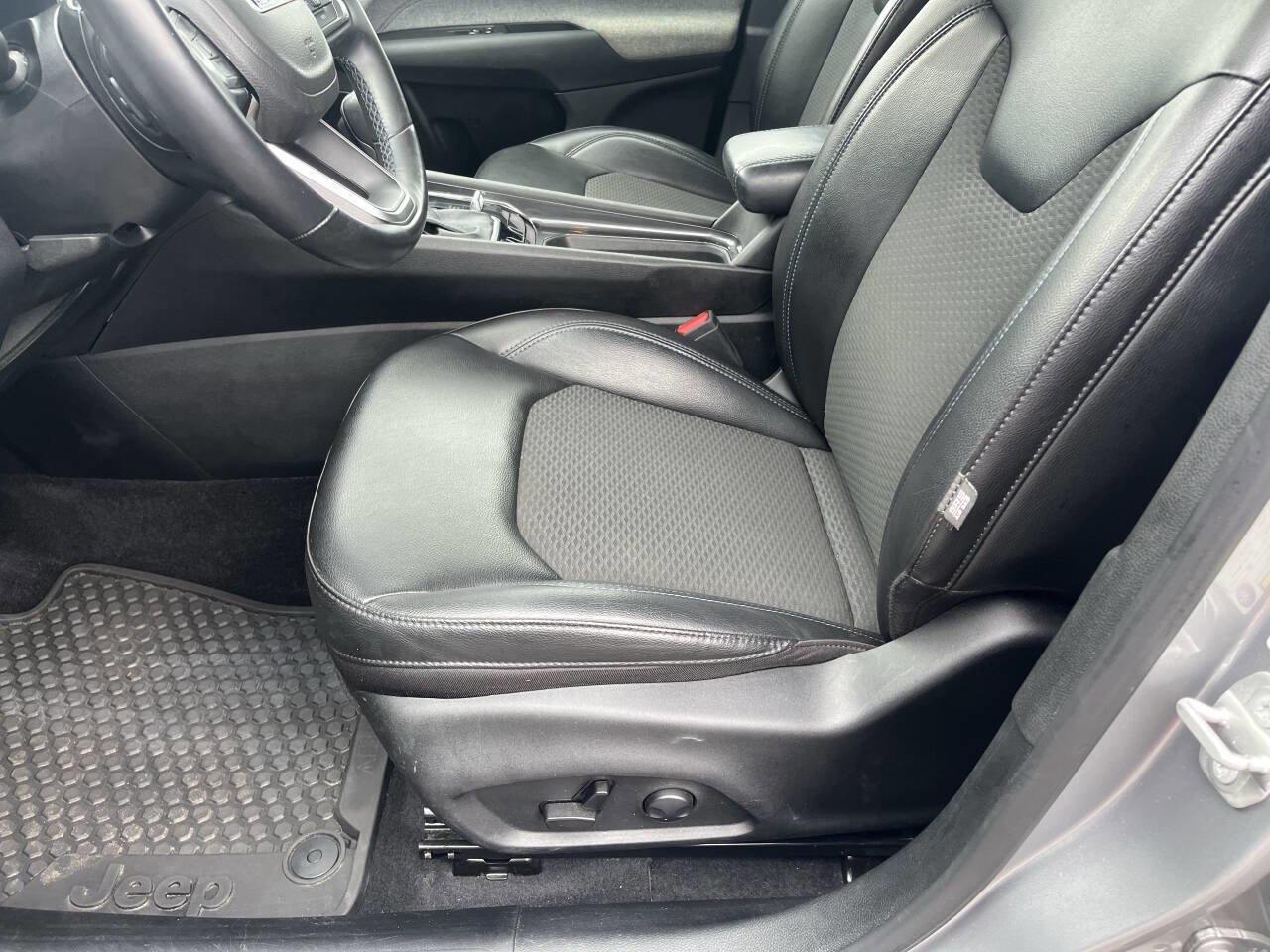 Used 2022 Jeep Compass Latitude w/ Convenience Group image 23