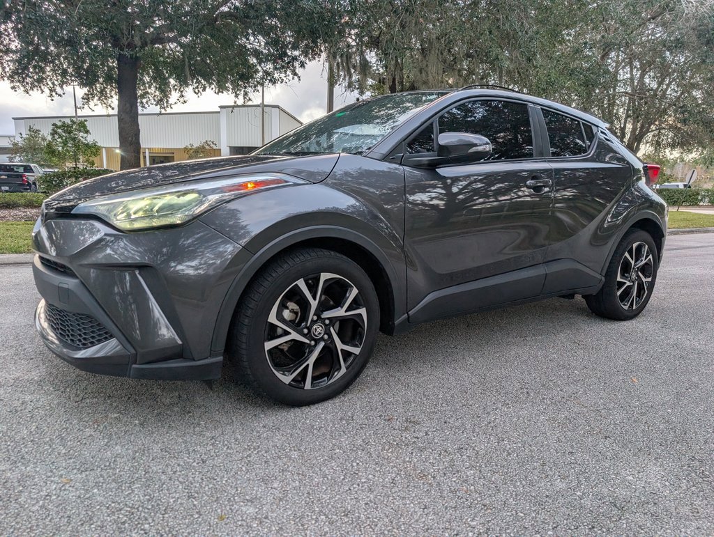Used 2021 Toyota C-HR XLE image 4