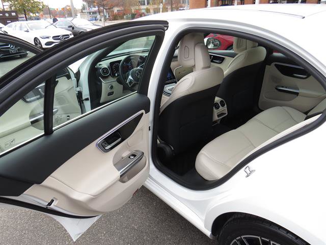 Used 2024 Mercedes-Benz C 300 4MATIC Sedan image 20