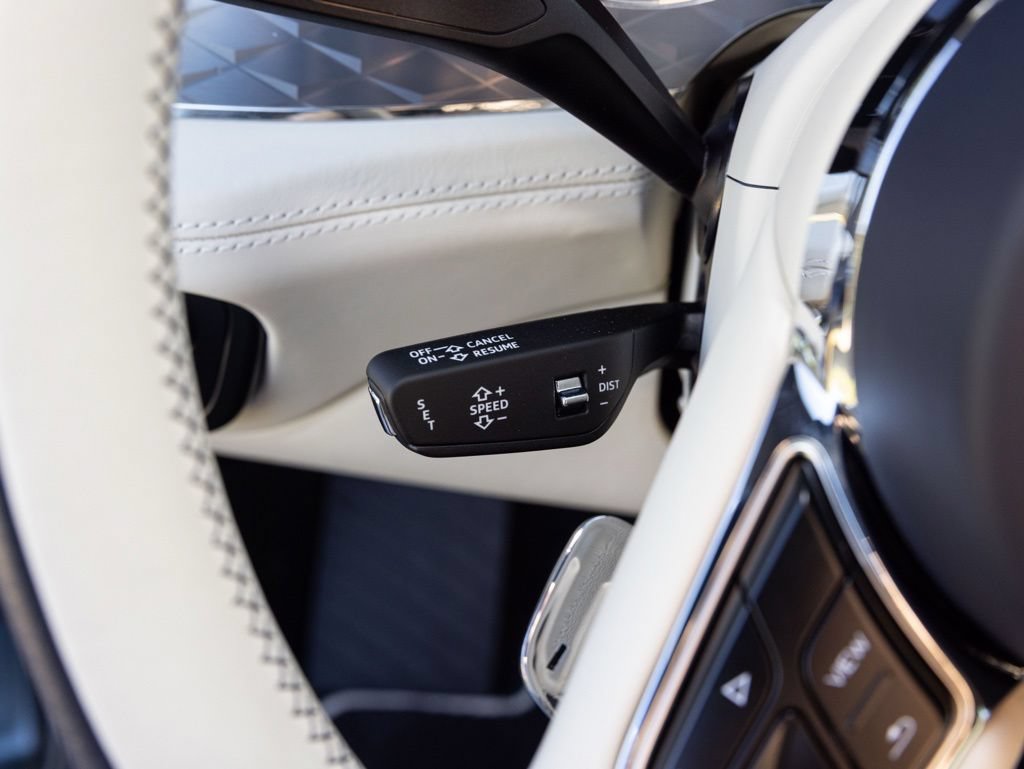 Used 2023 Bentley Bentayga AWD/4WD image 41