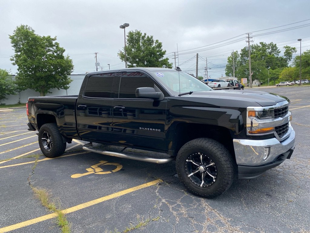 Used 2018 Chevrolet Silverado 1500 LT w/ All Star Edition image 7