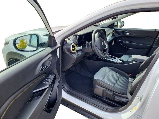 New 2026 Chevrolet Trax LT w/ Driver Confidence Package image 10