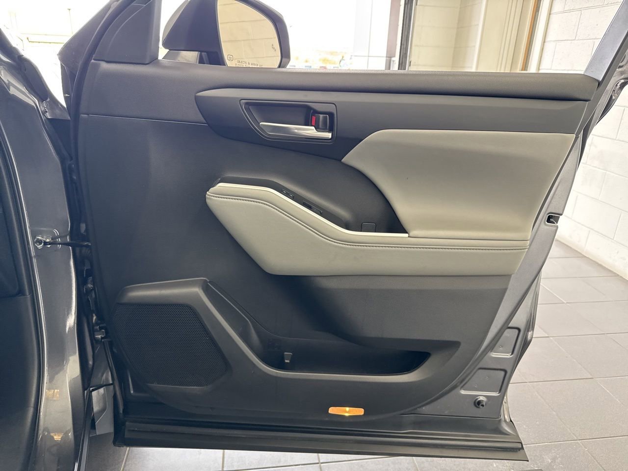 Used 2023 Toyota Highlander XLE image 55