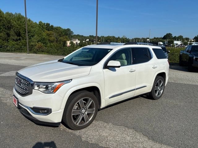 Used 2017 GMC Acadia Denali w/ Technology Package FWD image 4