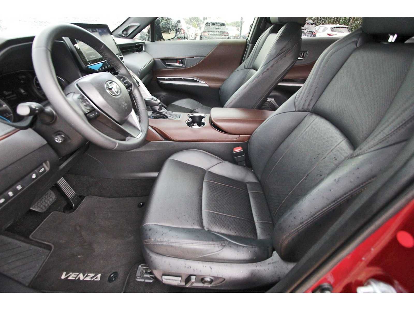 Used 2021 Toyota Venza Limited w/ Advanced Technology Package AWD/4WD image 9